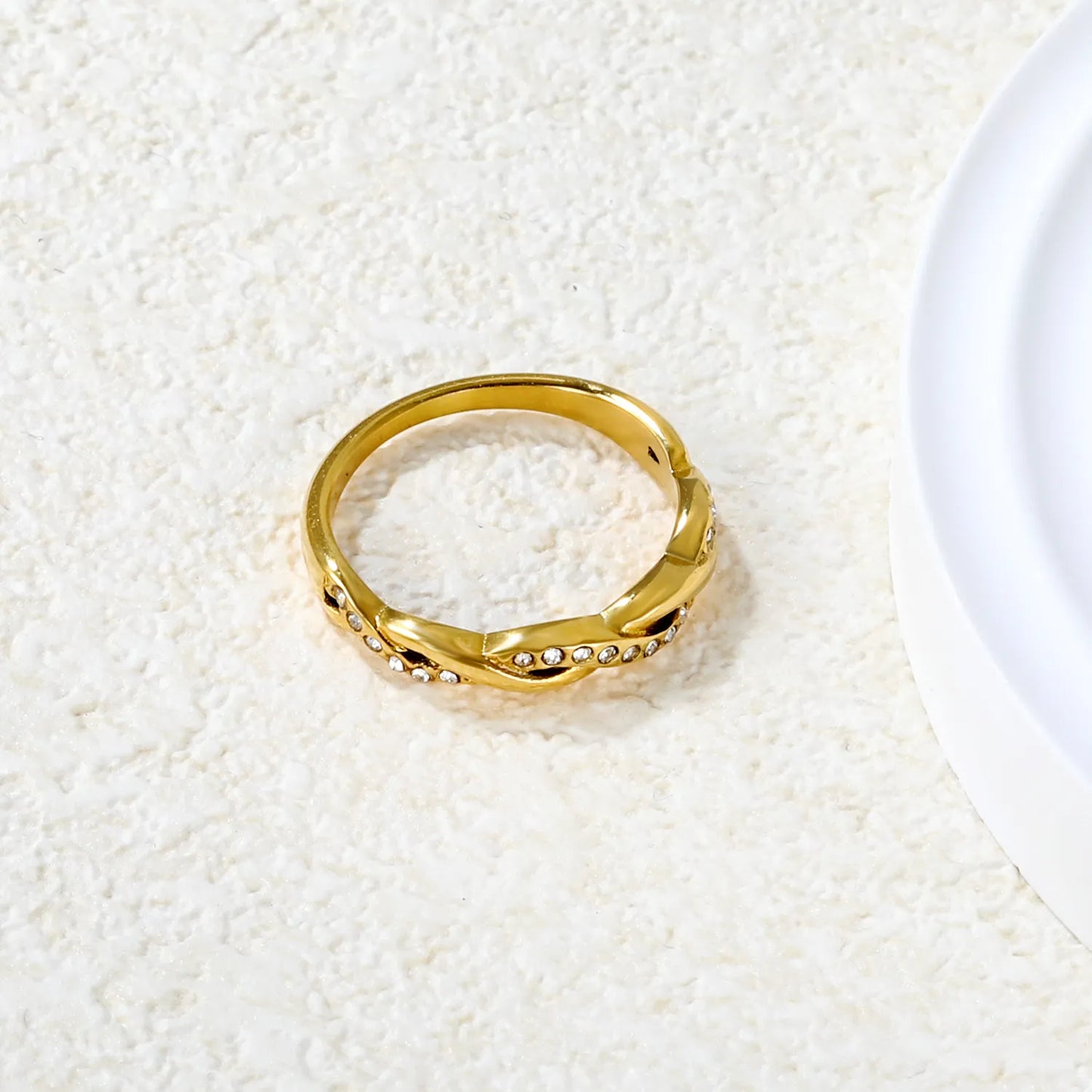 ✨ Wholesale 3.5mm Gold Twist Ring w/Diamonds | Emerald/Pearl