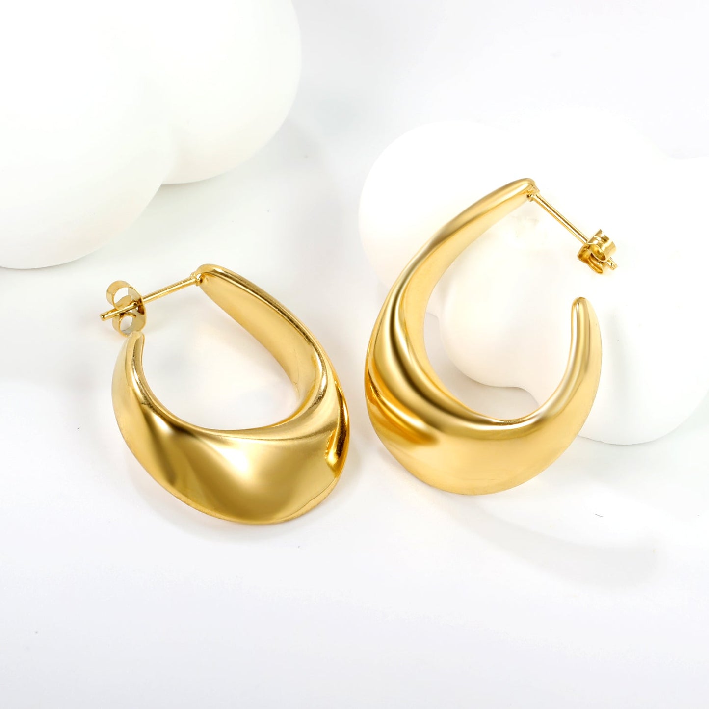 Shaped open half circle earrings 22.6*31.4mm gold color