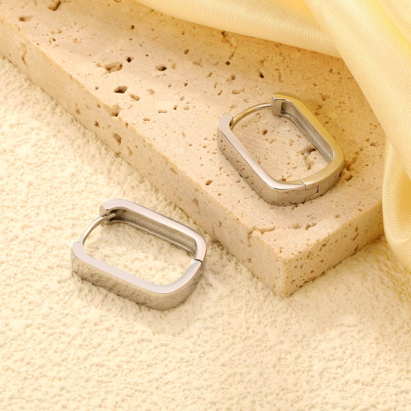 16.3*21.5mm Steel U-shaped Hoop Earrings Hypoallergenic