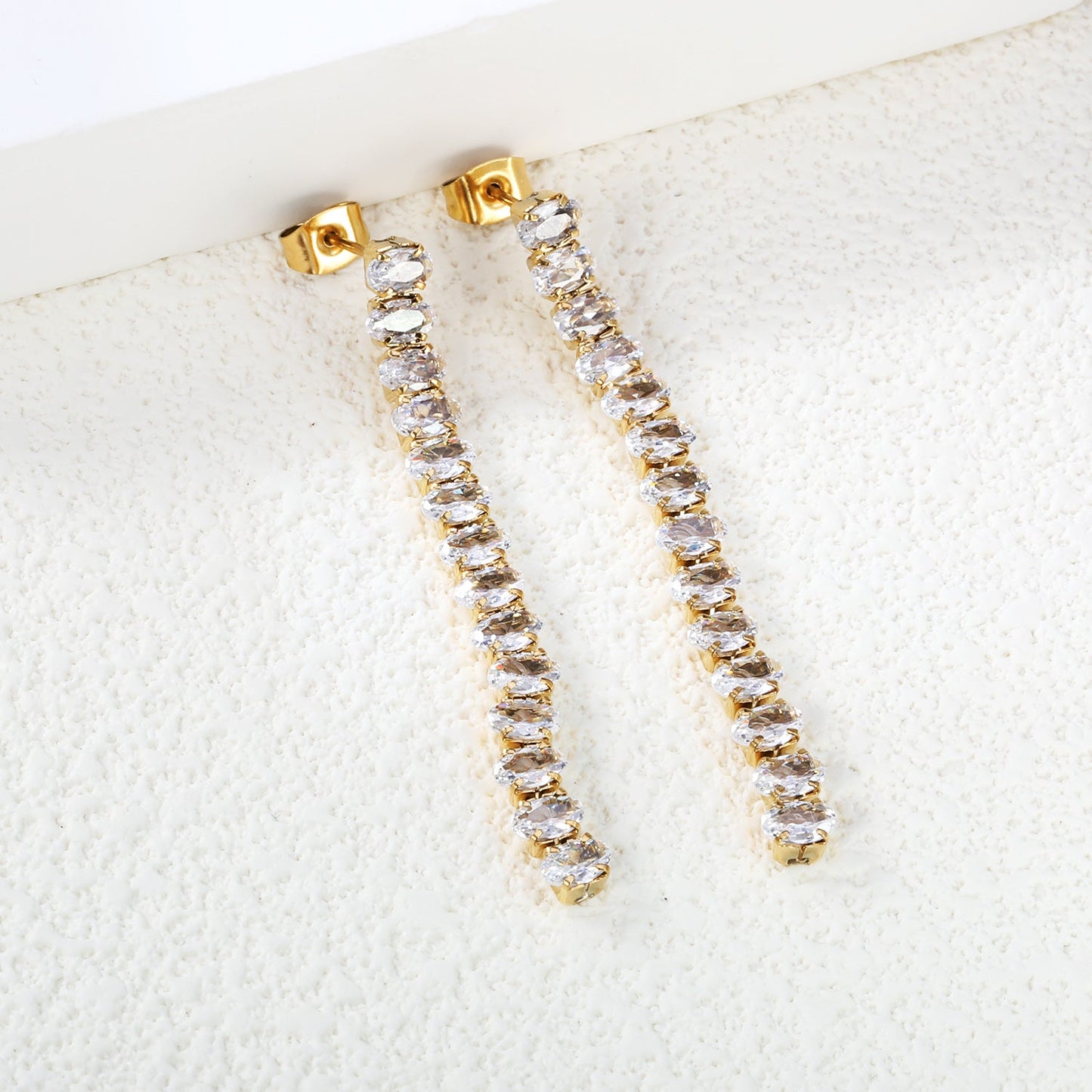 Earrings oval white diamonds Length 5.5cm Gold/Steel