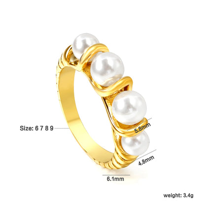 Threaded ring and 5 white pearls