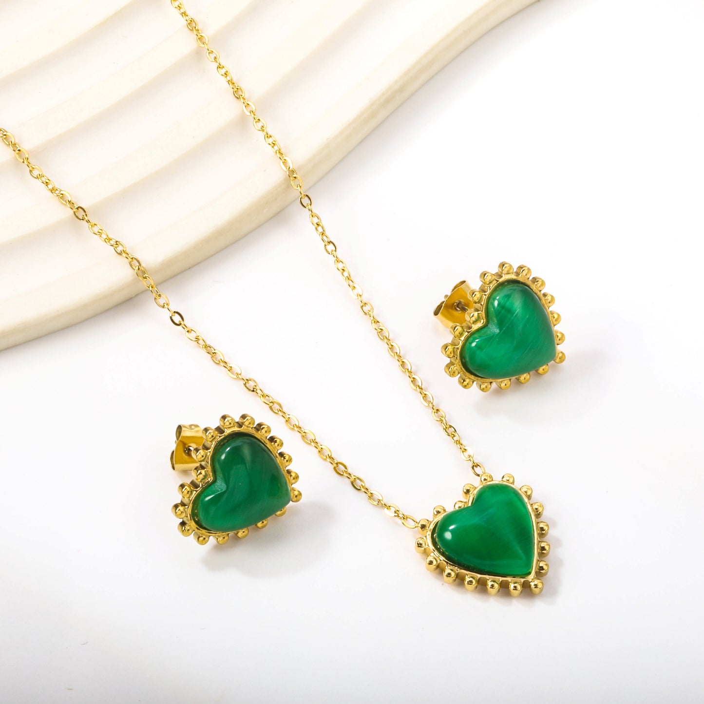 17.9*17.7mm Loose Beads Edged Heart with Green Cat's Eye Stones Set