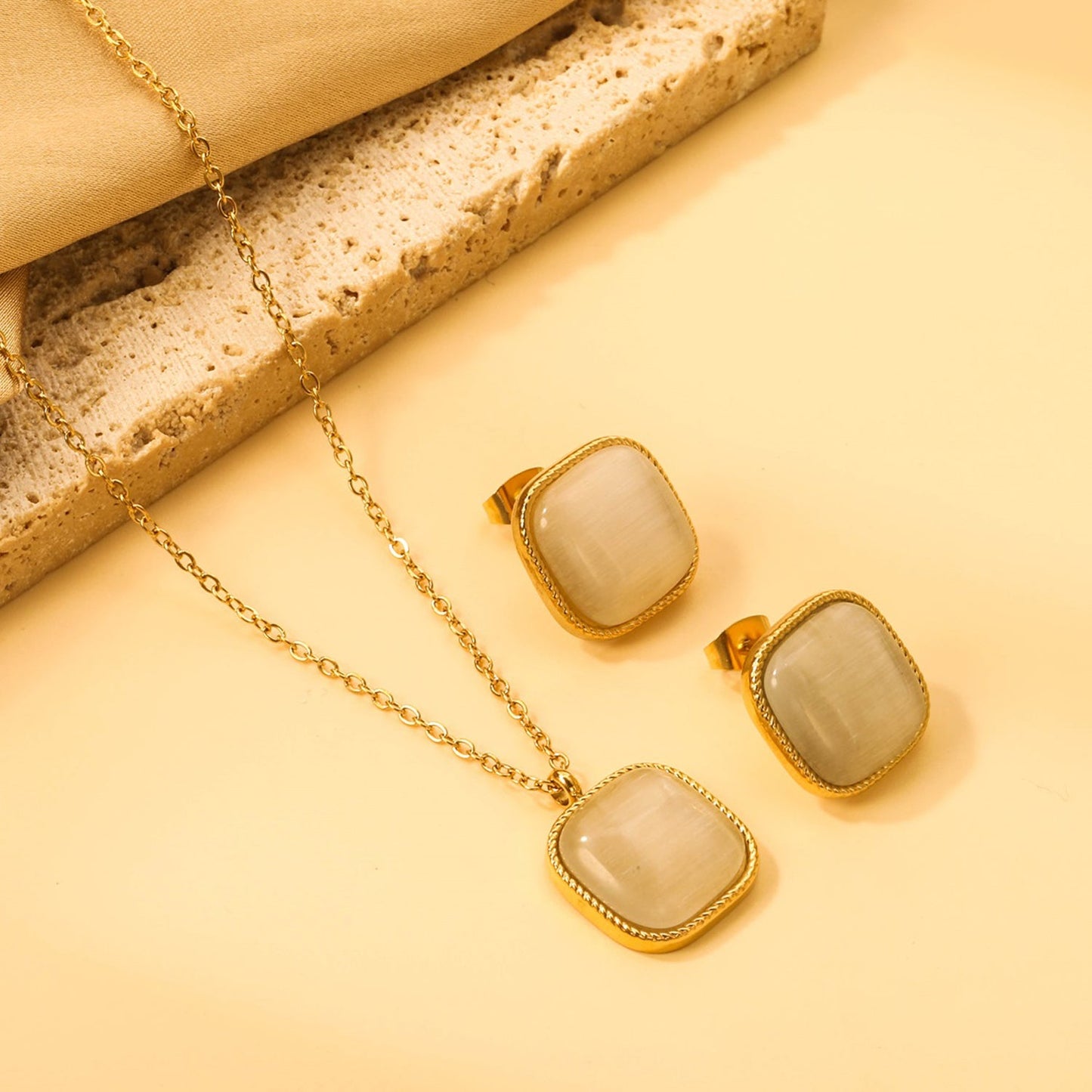 16.5*16.5mm twisted edge square with white cat's eye stone set