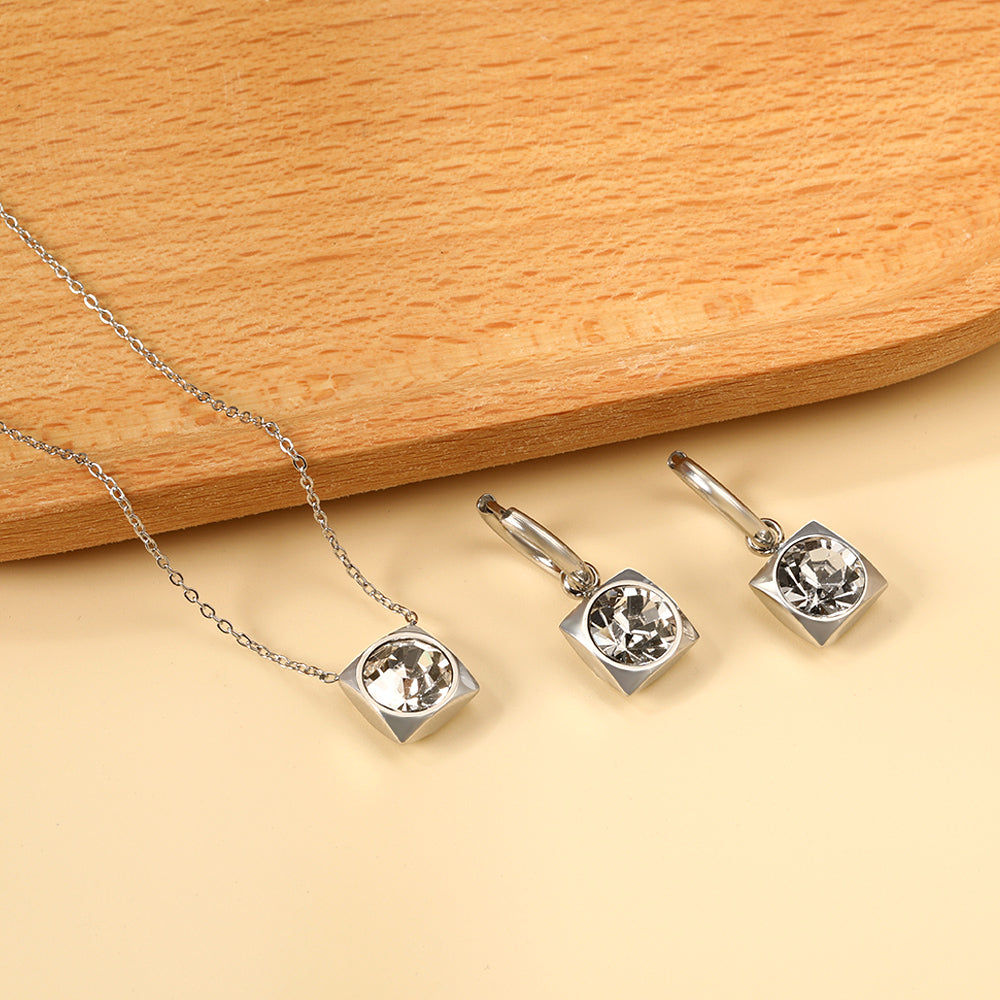 Square with White Pearls & White Diamonds & Red Diamonds & Blue Diamonds & Kong Blue Diamonds Jewelry Set Steel / Gold