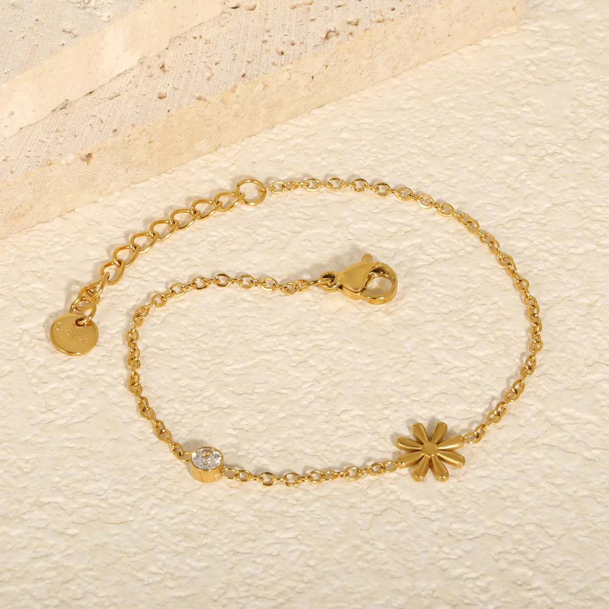 Dainty Daisy Flower Zircon Bracelet | Wholesale 18K Gold Plated Wrist Jewelry MOQ 12