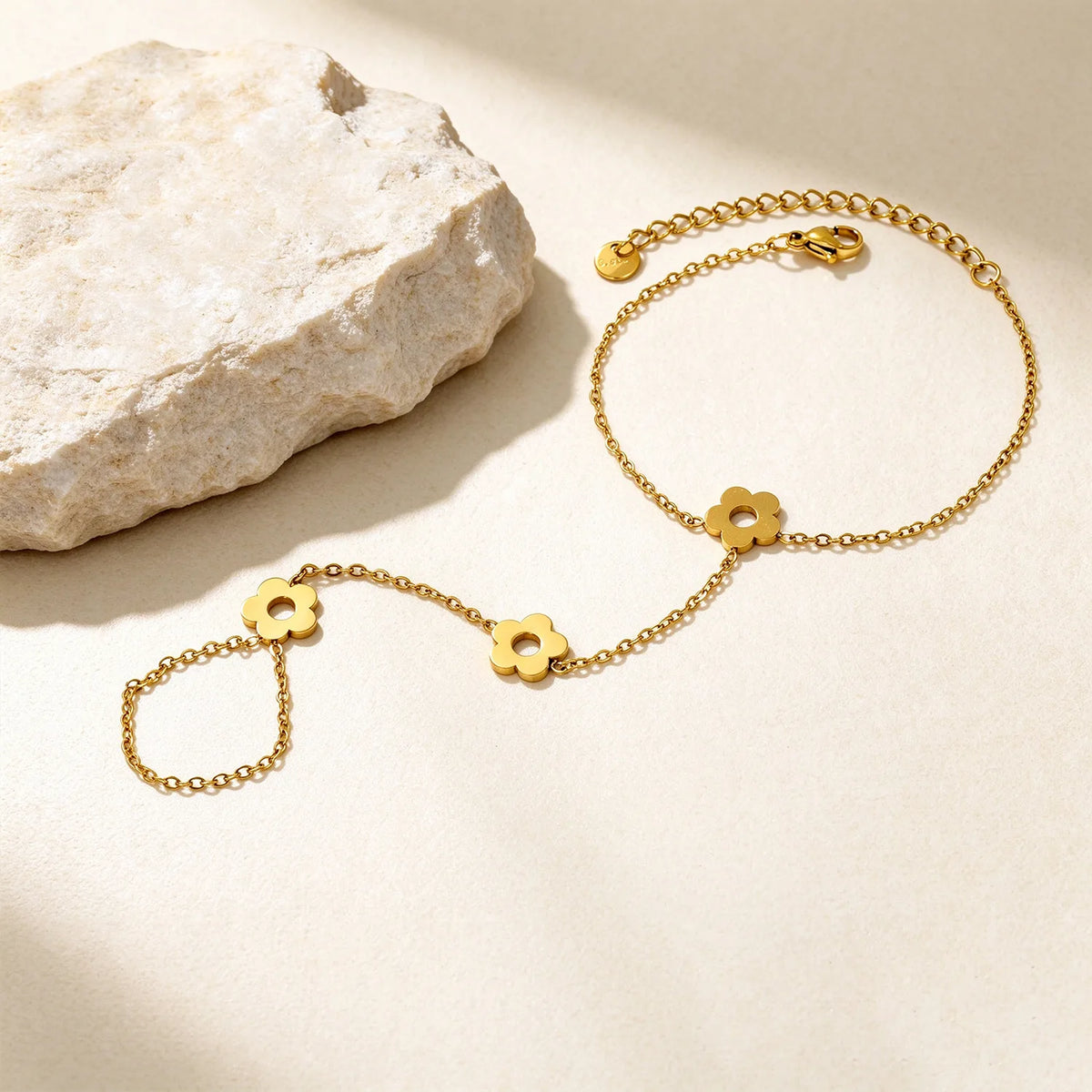 Cutout Flower Hand Chain Bracelet With Attached Ring | 10mm Hollow Flower Charms | 15+5cm Adjustable Cable Chain