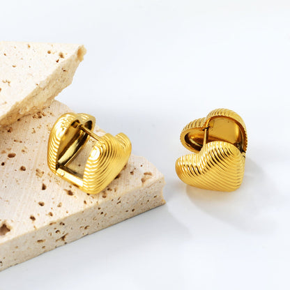 15.4*14mm Vertical Heart Earrings Gold Color