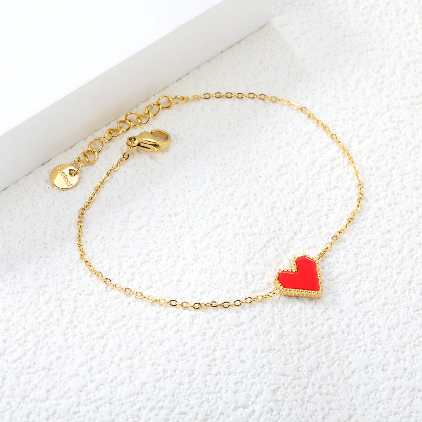 11.2*10.3mm heart shape with white shell/black acrylic/red acrylic fittings 0.35 cross chain*18+3cm+6mm round plaque Bracelet gold color