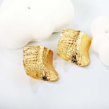 30mm pleated diamond shaped block with scratched face earrings Gold color