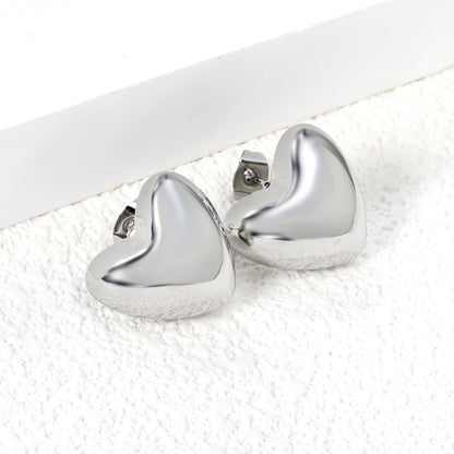 Heart-shaped gold-colored stud earrings 18*16.6mm