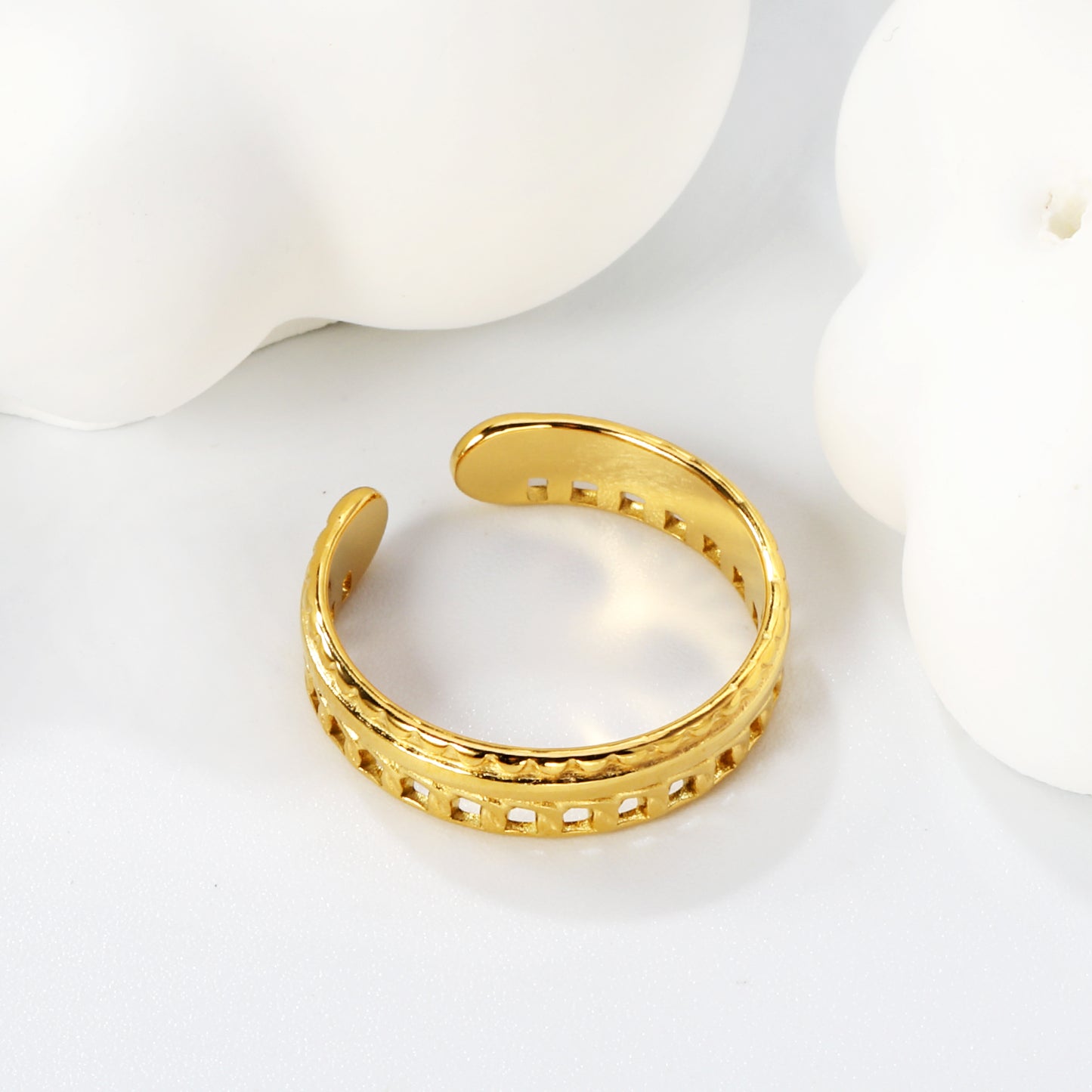 5.3mm Hot-Selling 18K Gold Plated Ear Cuff Cross Earrings for Women