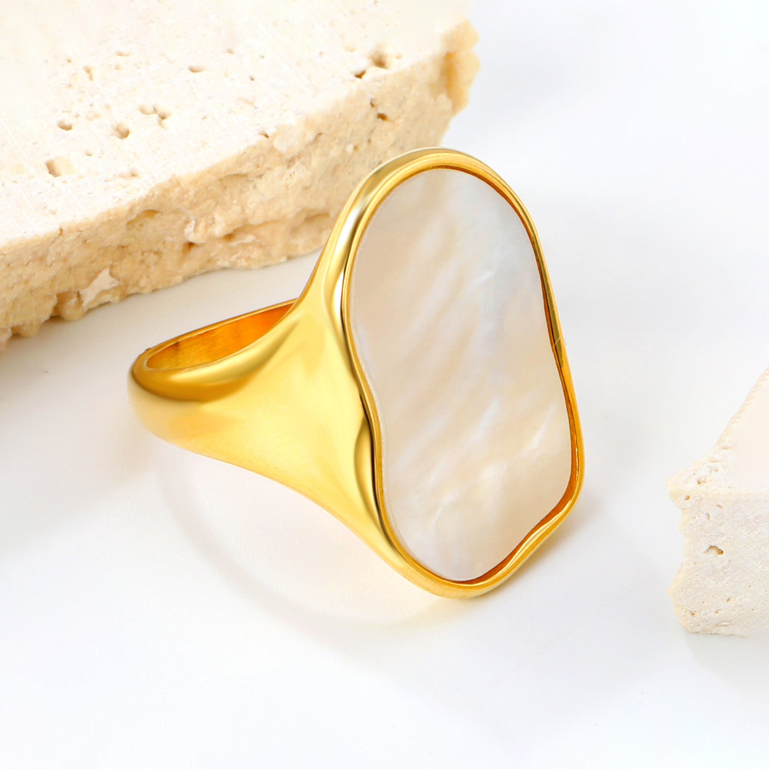 Shell Gold Plated Rings 24.4mm 18k Gold PVD Plated Stainless Steel White Shell Rings Unique St ...