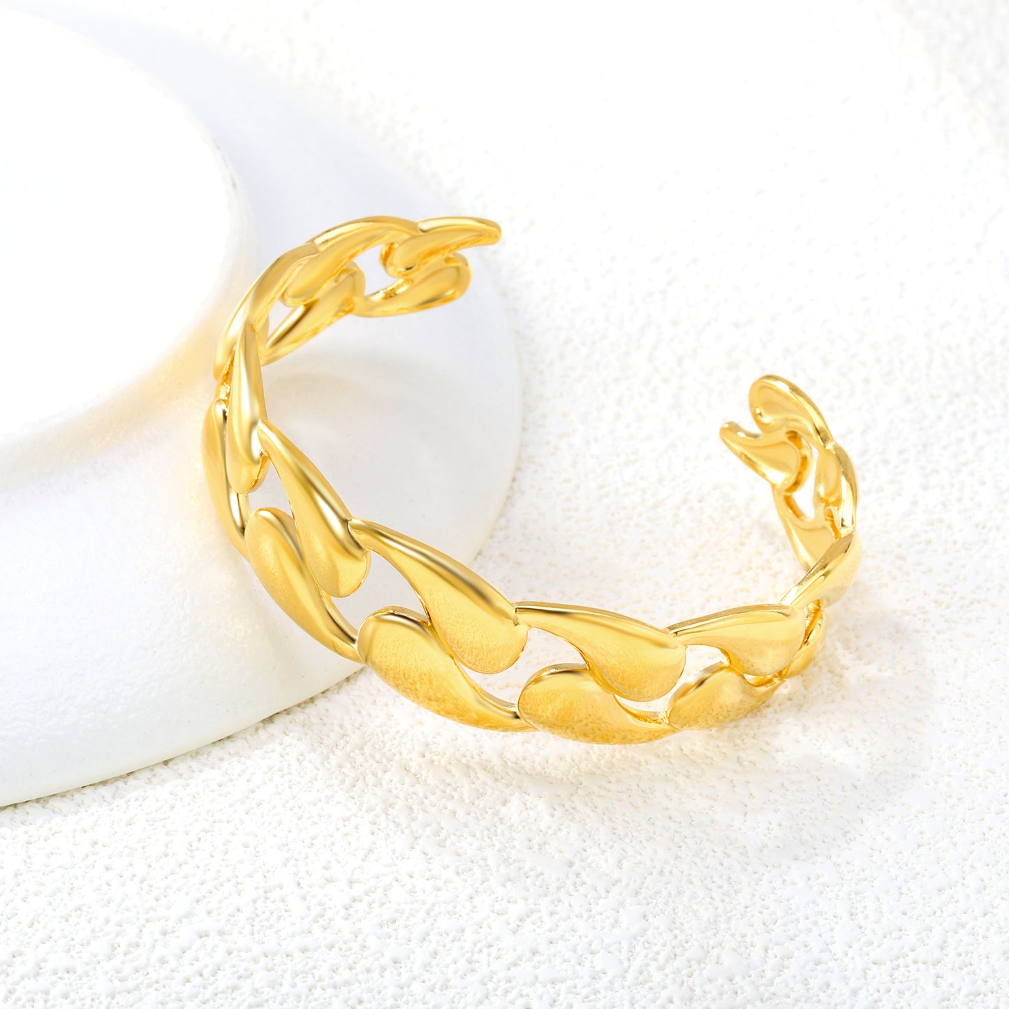 Fashion Accessory Gold Plated Stainless Steel Open Bangle Classic Smooth Water Drop Bracelet