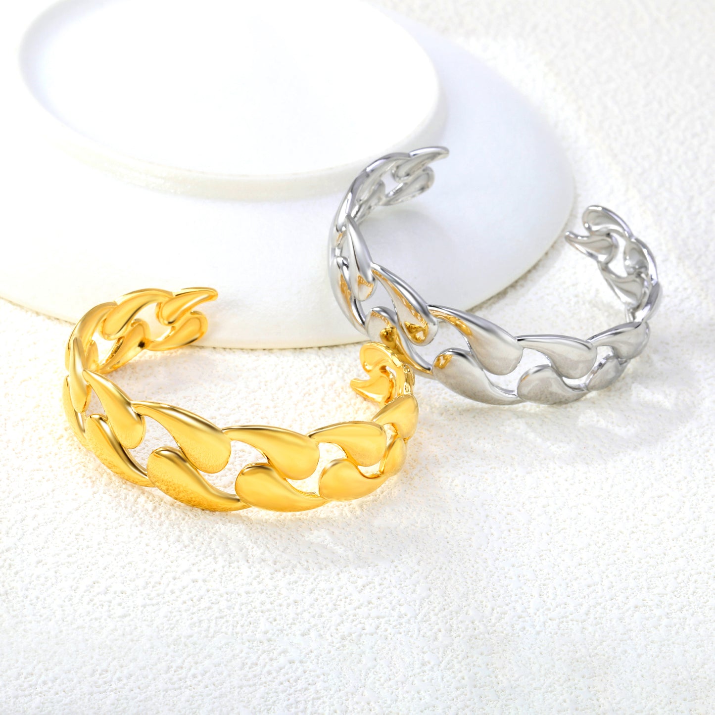 Fashion Accessory Gold Plated Stainless Steel Open Bangle Classic Smooth Water Drop Bracelet