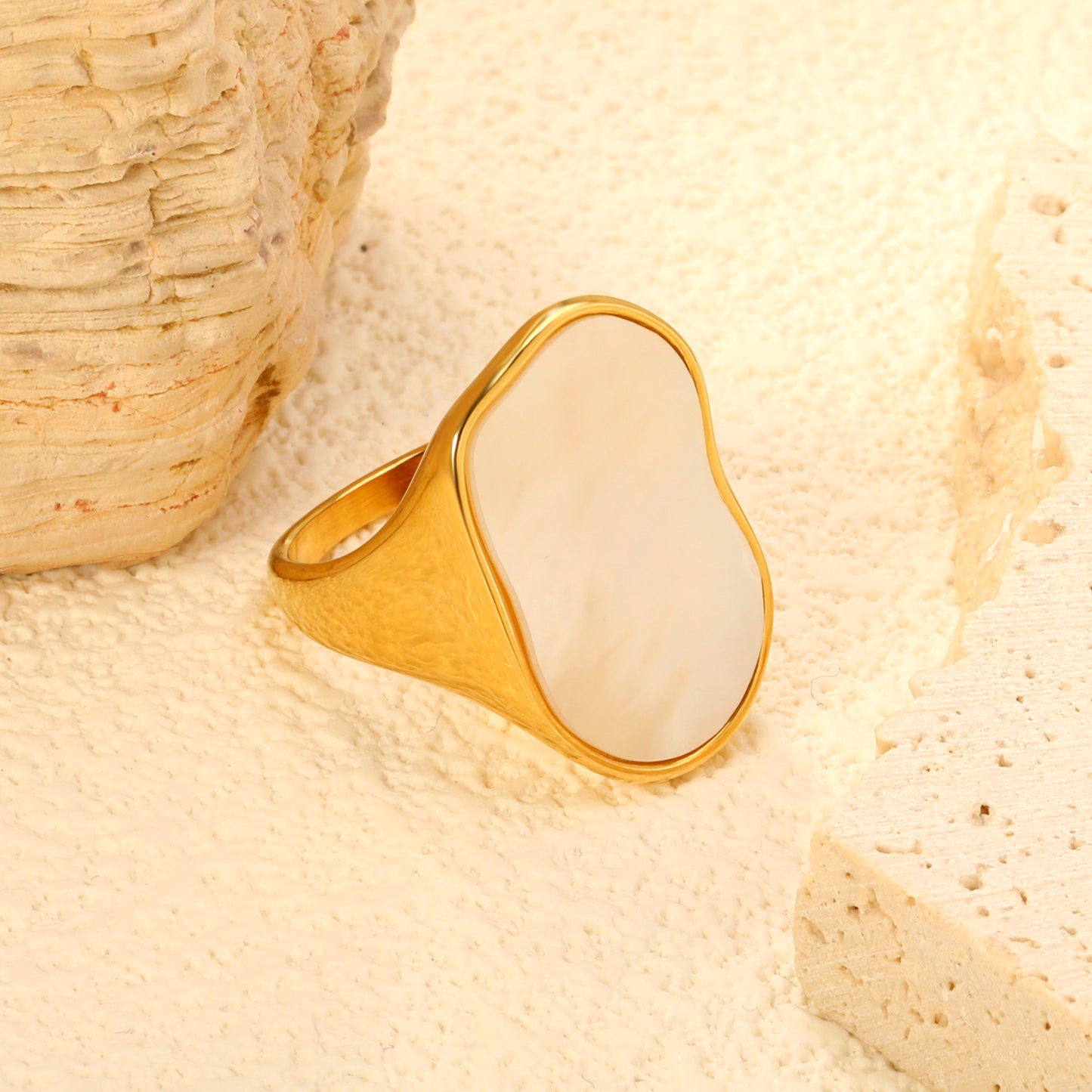 24.4mm 18k Gold PVD Plated Stainless Steel White Shell Rings Unique Stylish