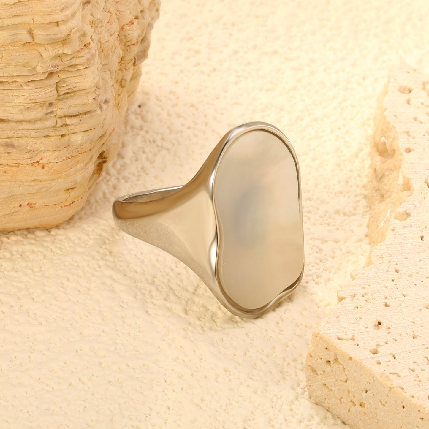 24.4mm 18k Gold PVD Plated Stainless Steel White Shell Rings Unique Stylish