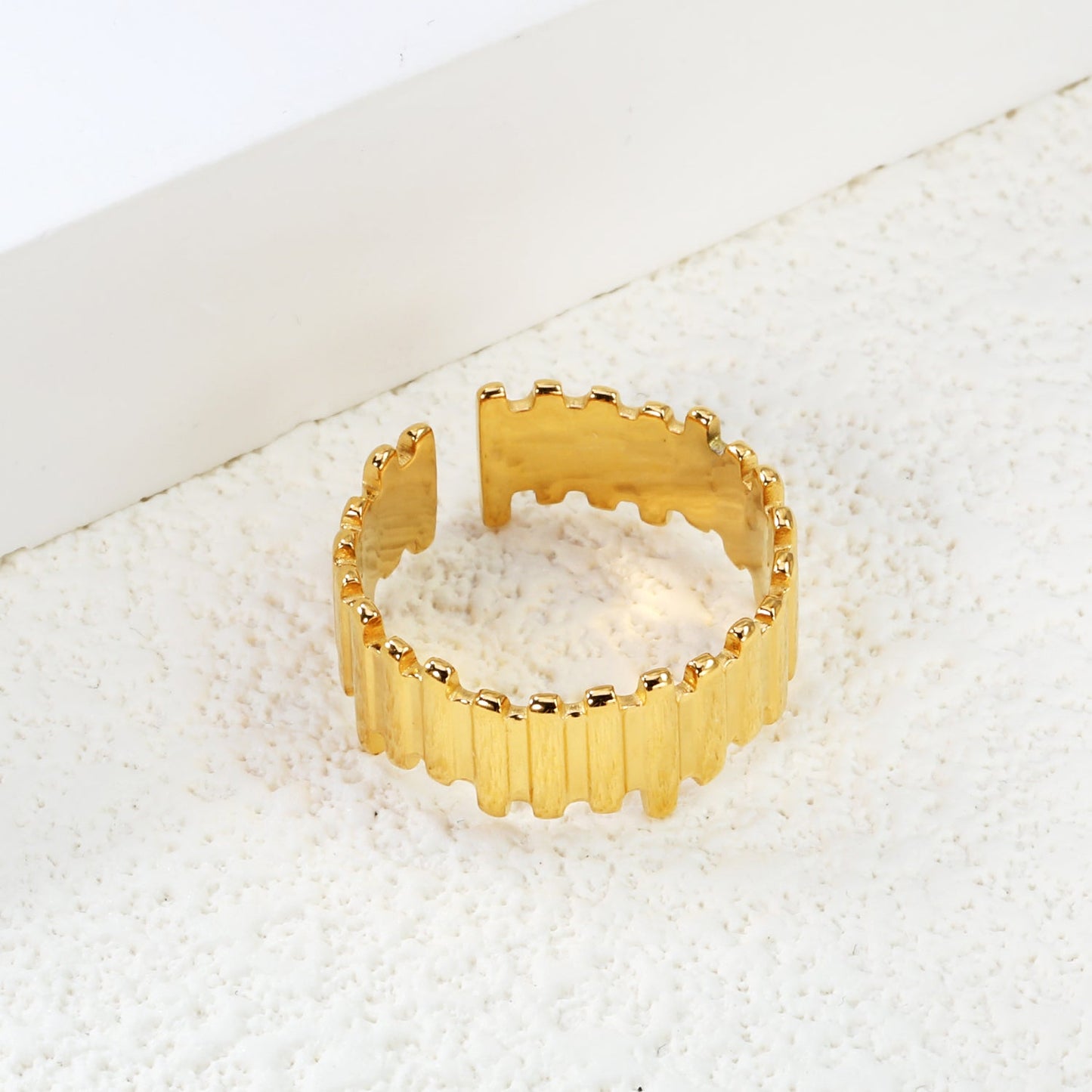 New irregular rectangular cut open end ring
