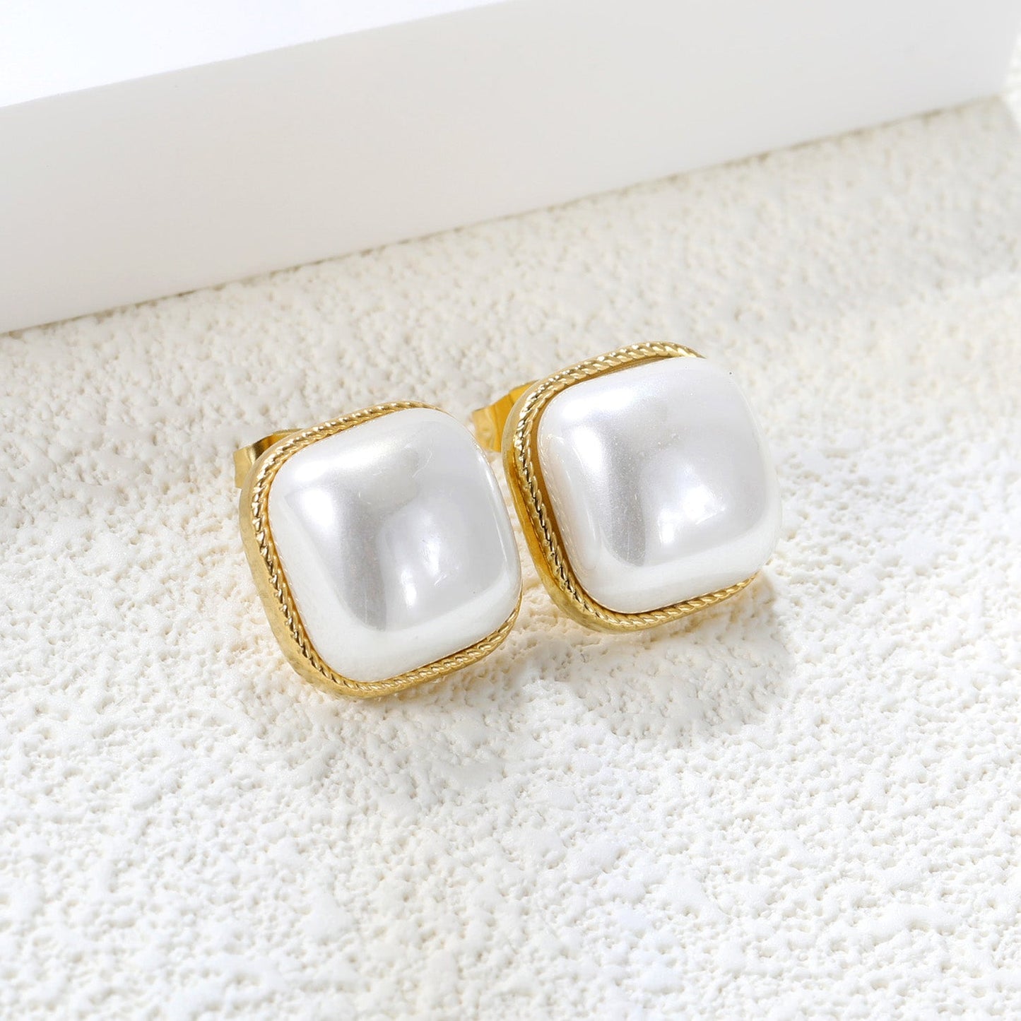 Lace Square with White Pearl Earrings 16.4*16.4mm