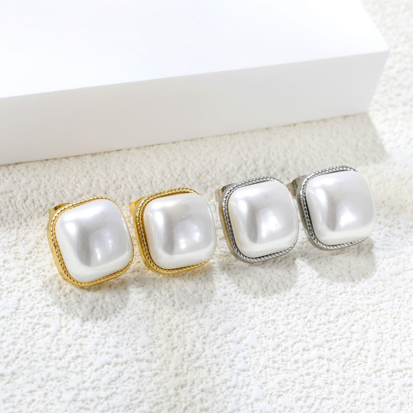Lace Square with White Pearl Earrings 16.4*16.4mm