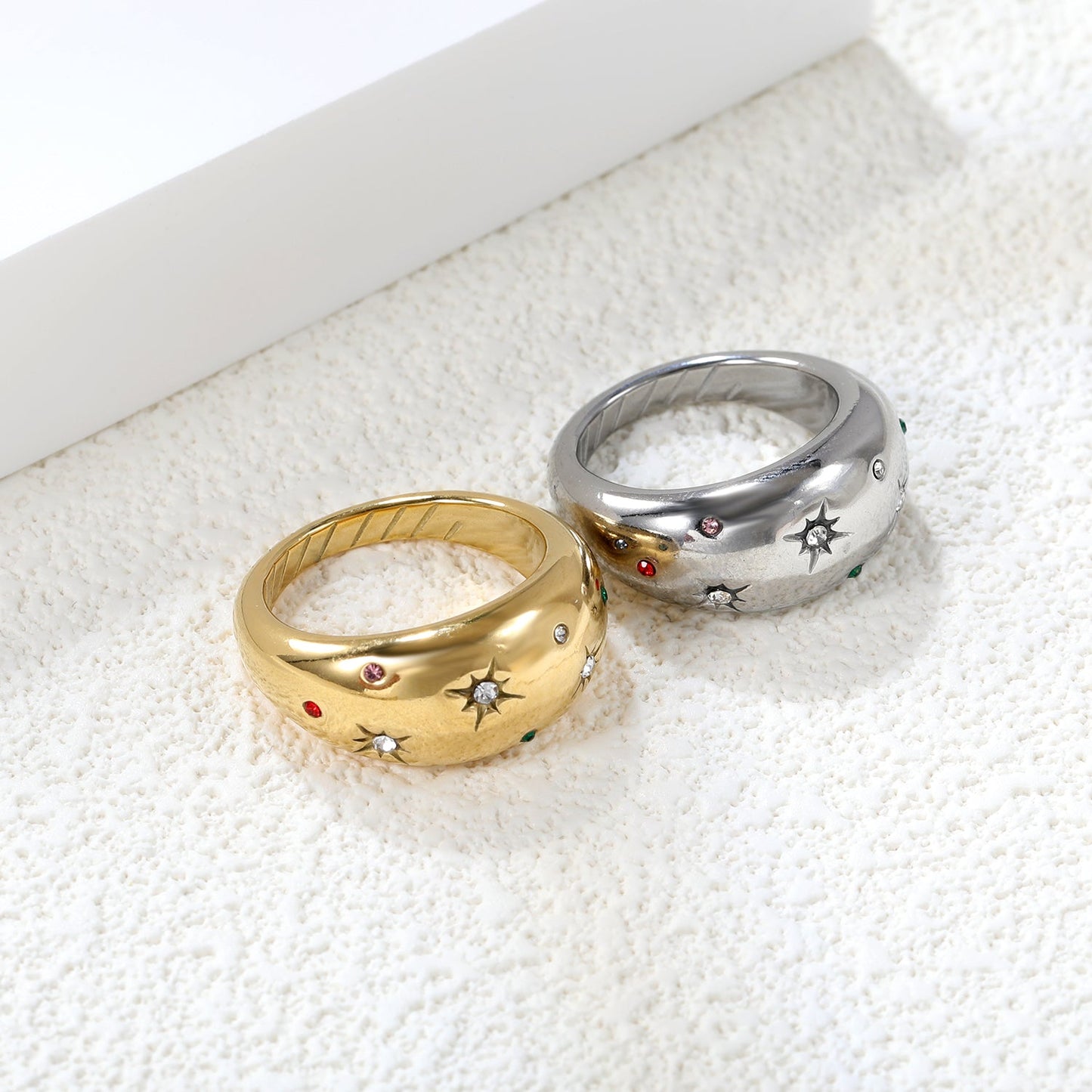 Exaggerated Mixed Color Diamond Design Ring