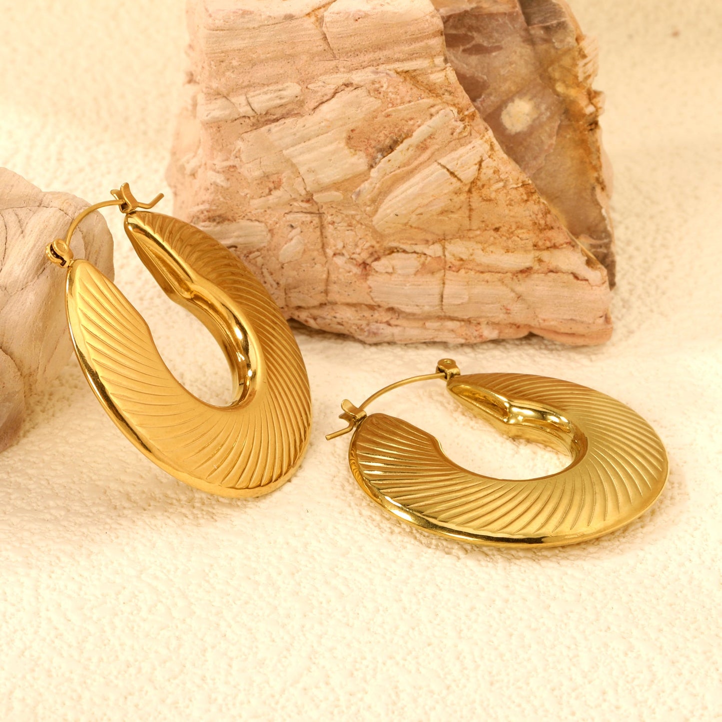 Hollow open round threaded earloop*40.2mm Gold color