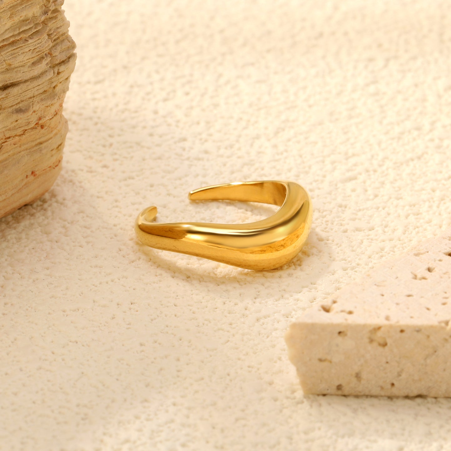 Stainless Steel Ring – Waterproof & Hypoallergenic Jewelry for Everyday