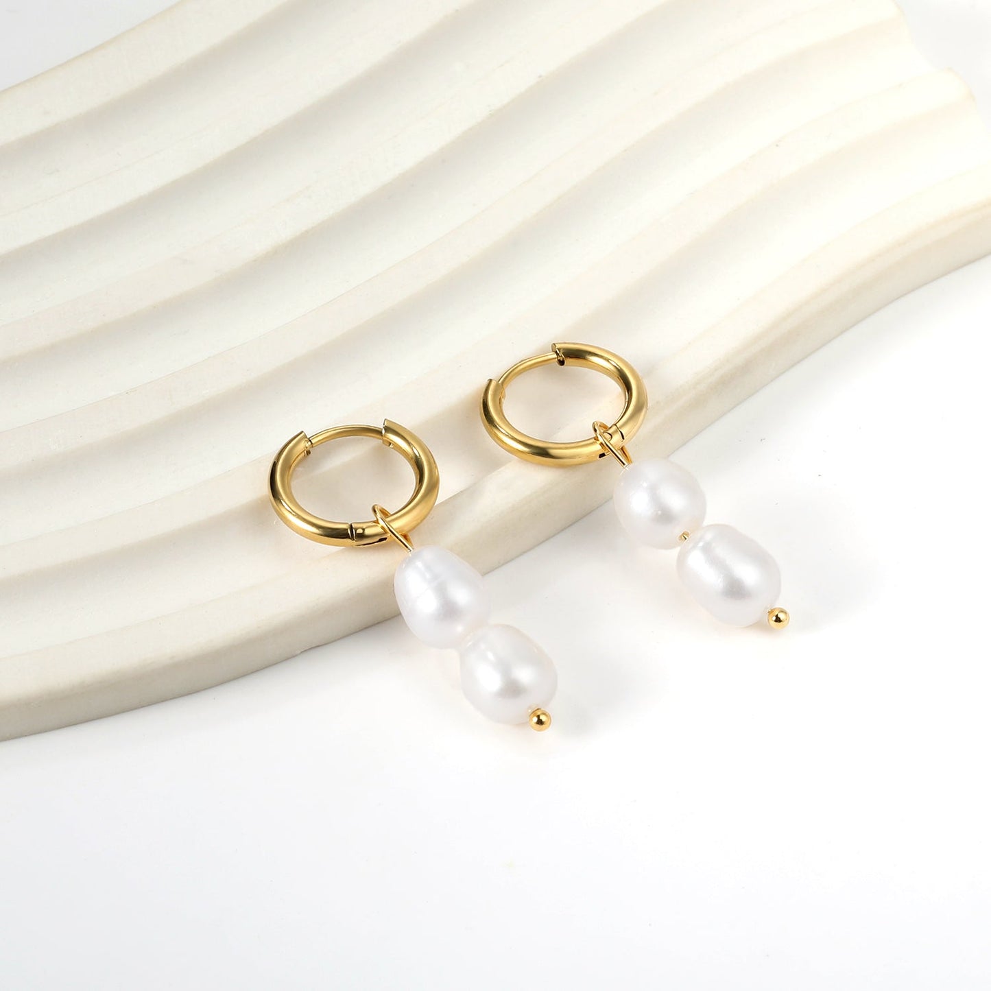 Spring 2024 2x14mm circle with two white pearls 7*8.5mm earrings