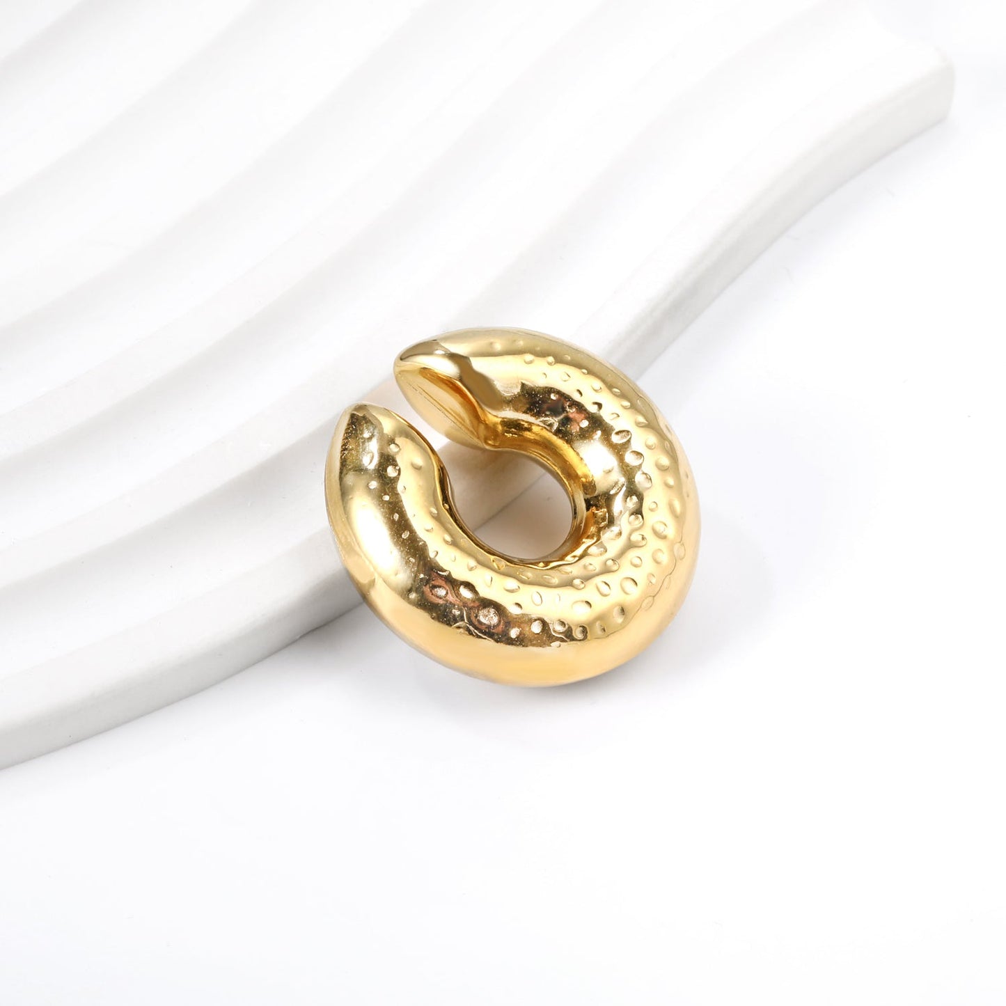 C-Shape Bumpy Ear Clip 30mm