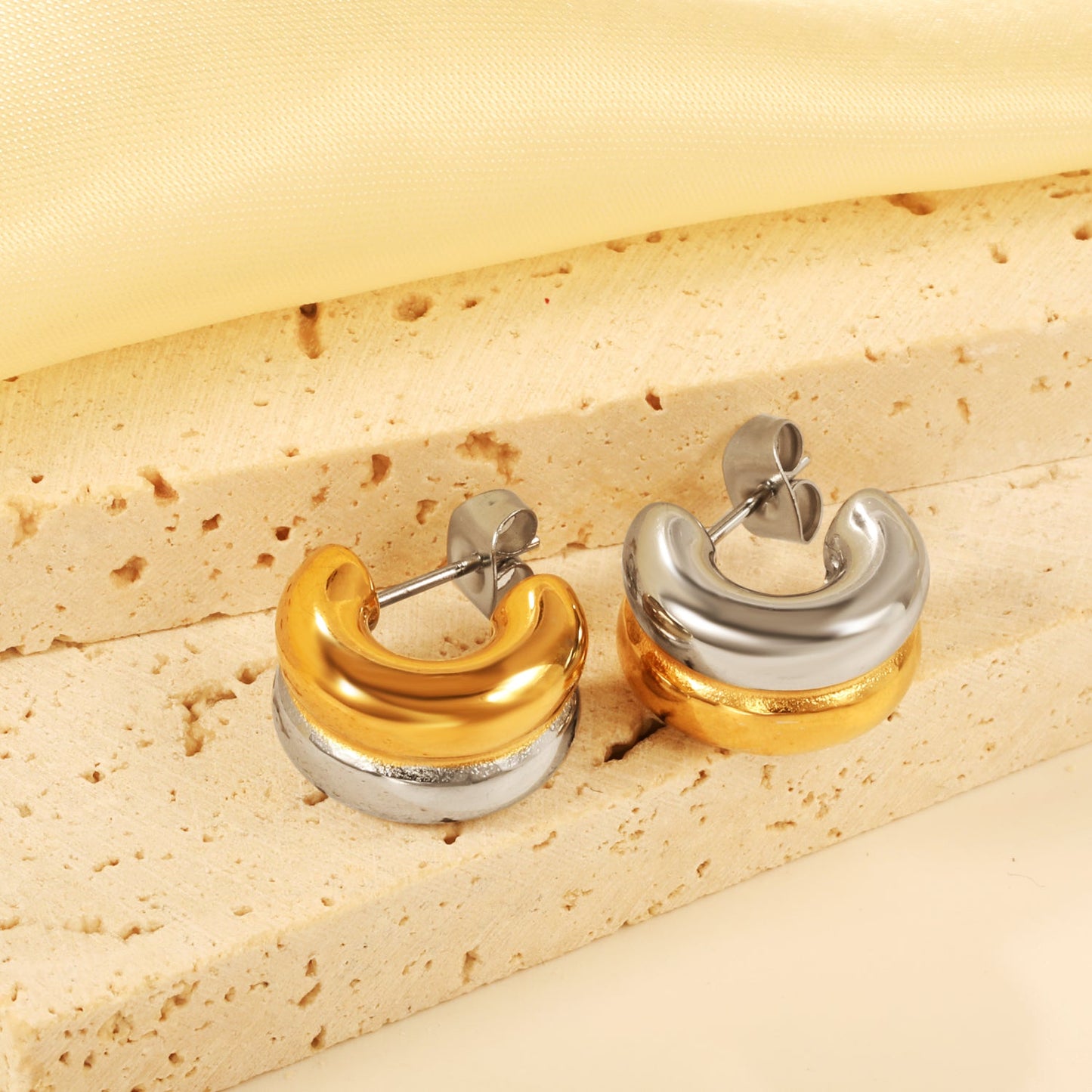 Double C-shaped Earrings 9*15.4mm
