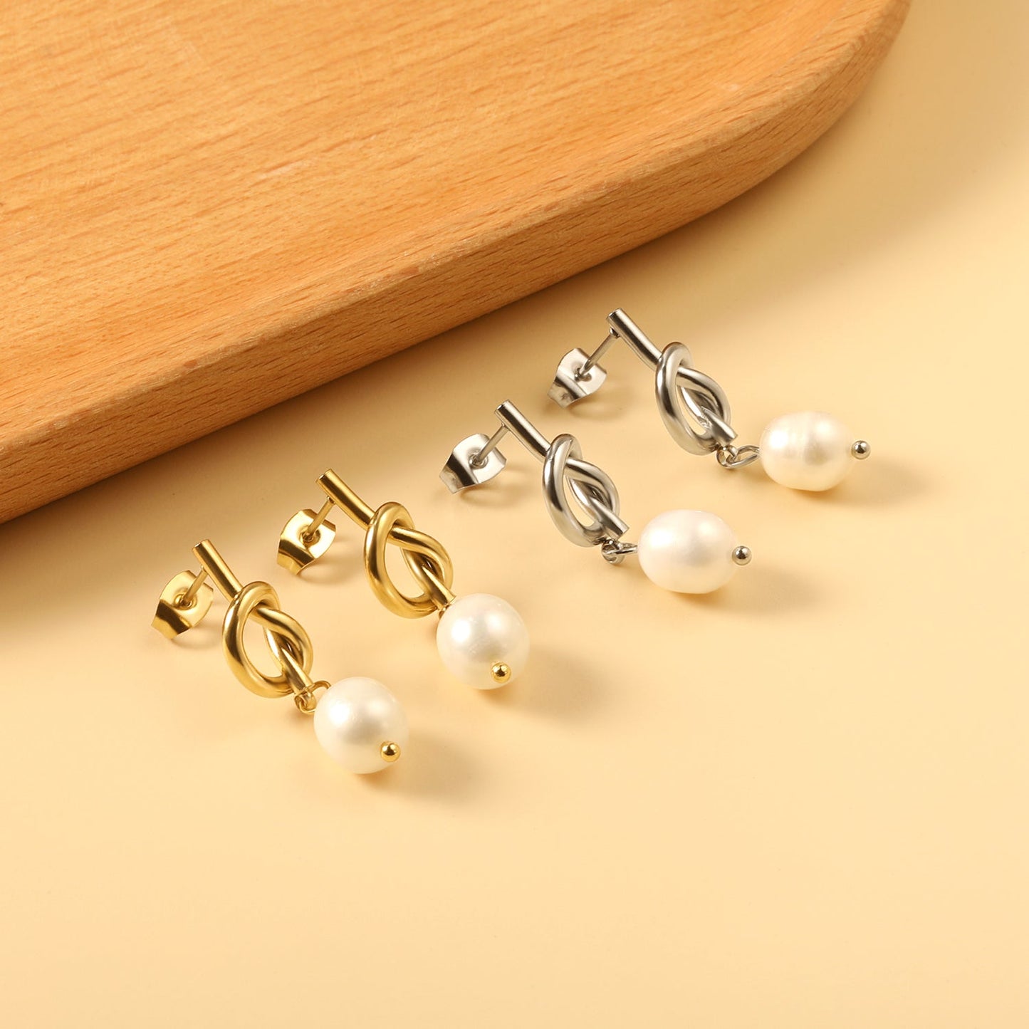 2024 Spring Rope Knot with White Pearls 8*9.4mm Earrings