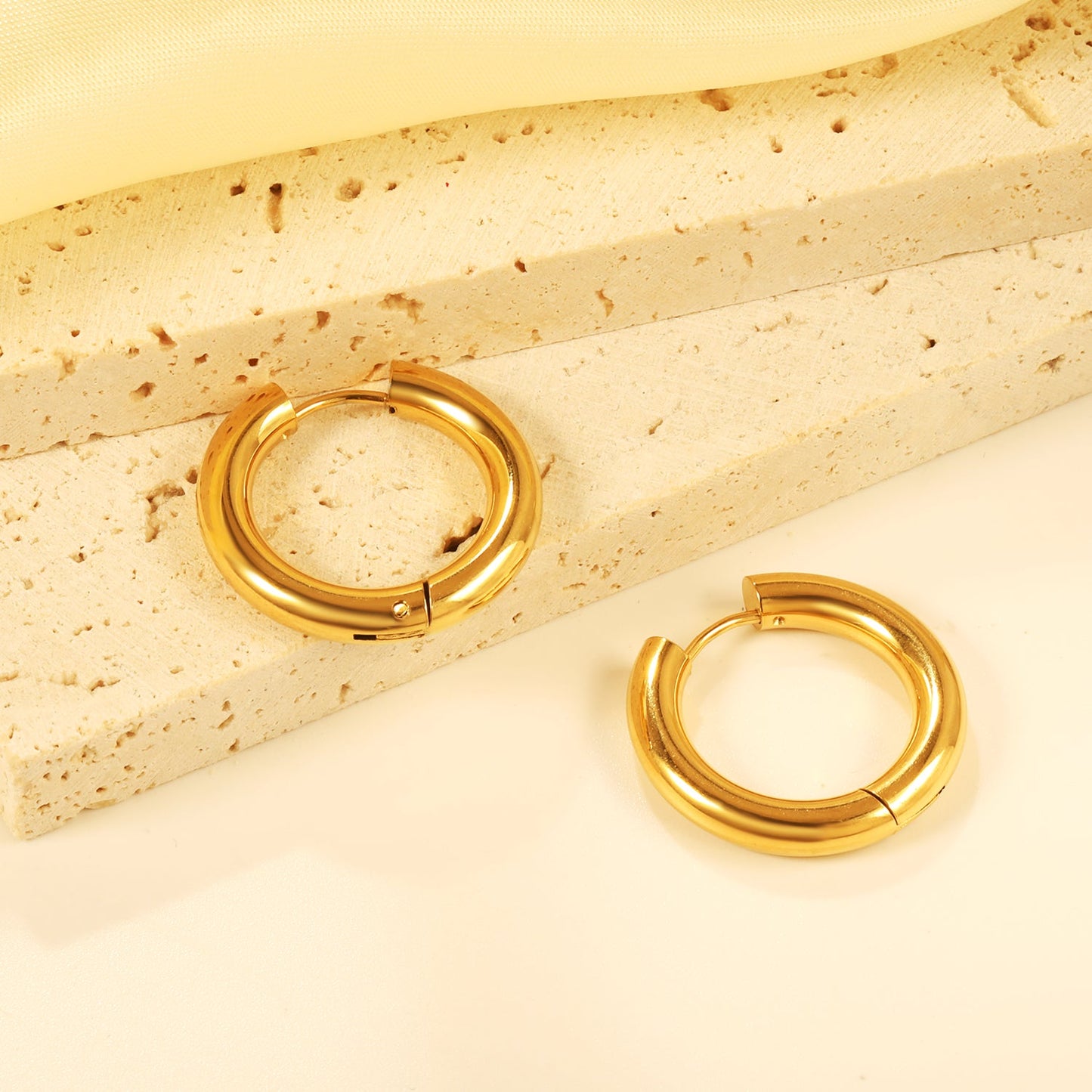 4x25mm Circle Earrings