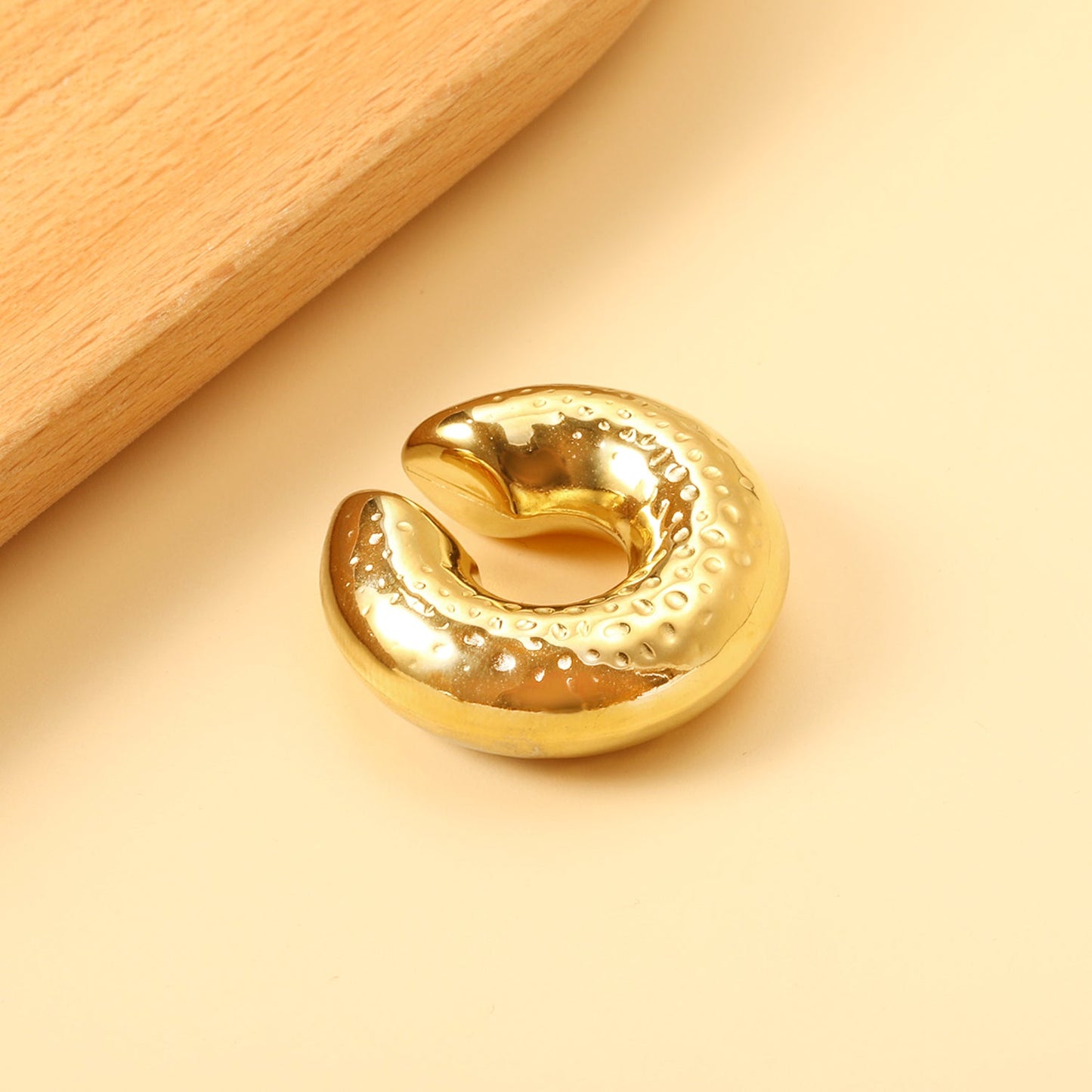 C-Shape Bumpy Ear Clip 30mm