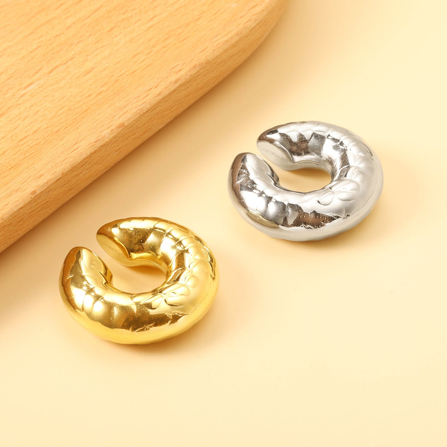 C-shaped Convex Ear Clip 30mm
