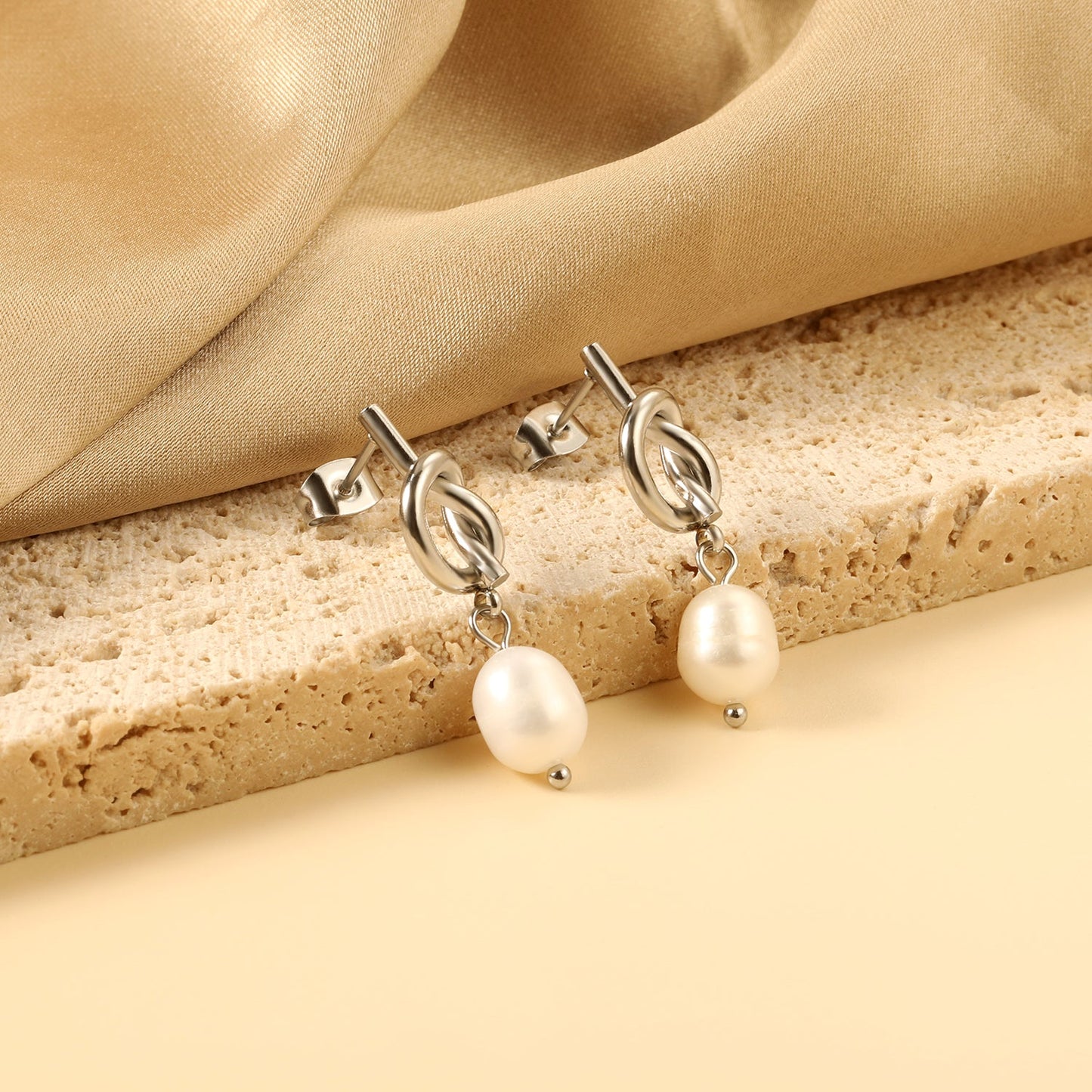 2024 Spring Rope Knot with White Pearls 8*9.4mm Earrings
