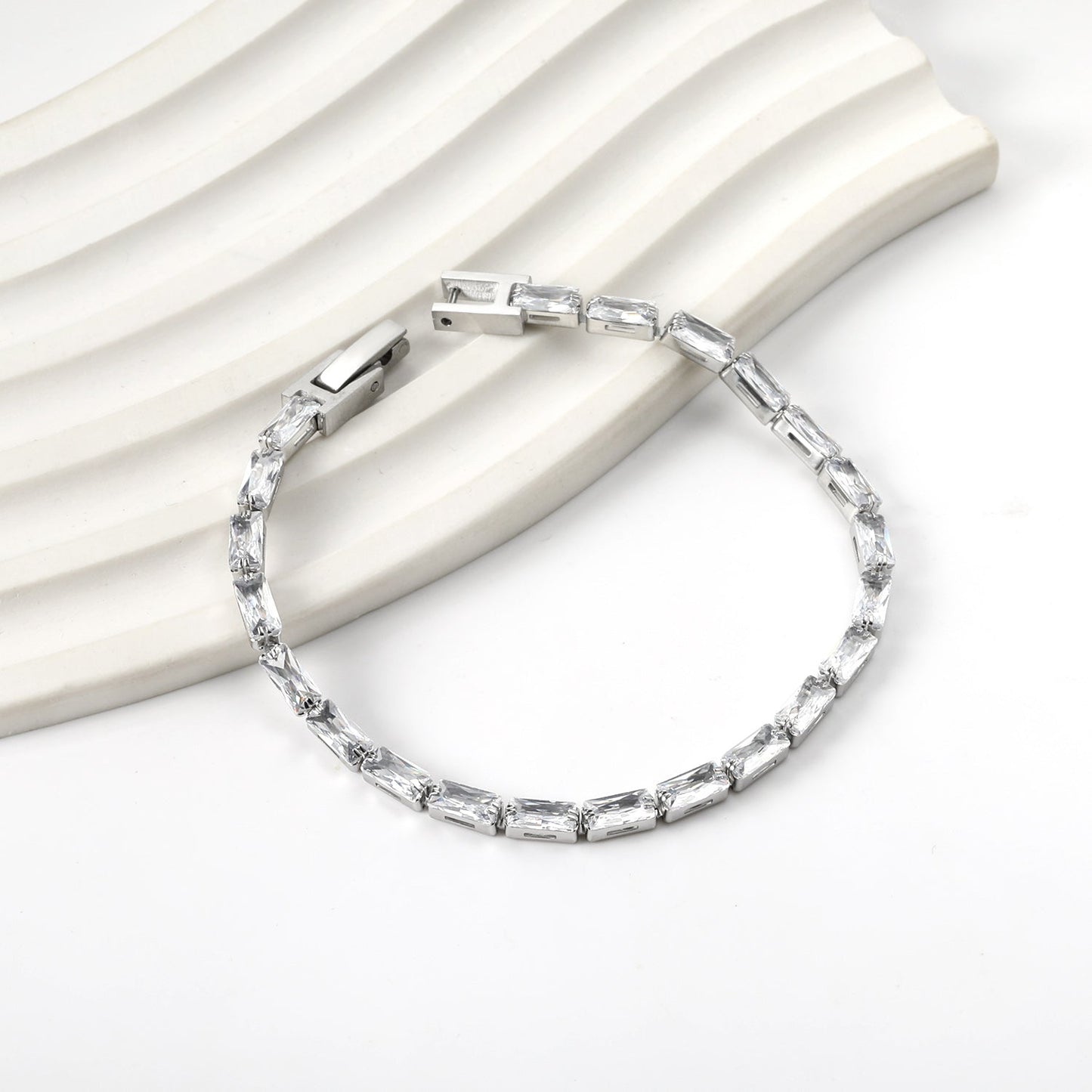 Rectangular White & Purple Diamonds & Aquamarine Clasp Bracelet 17cm