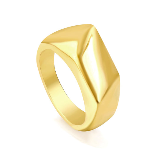 Exaggerated and smooth ring with irregular squares