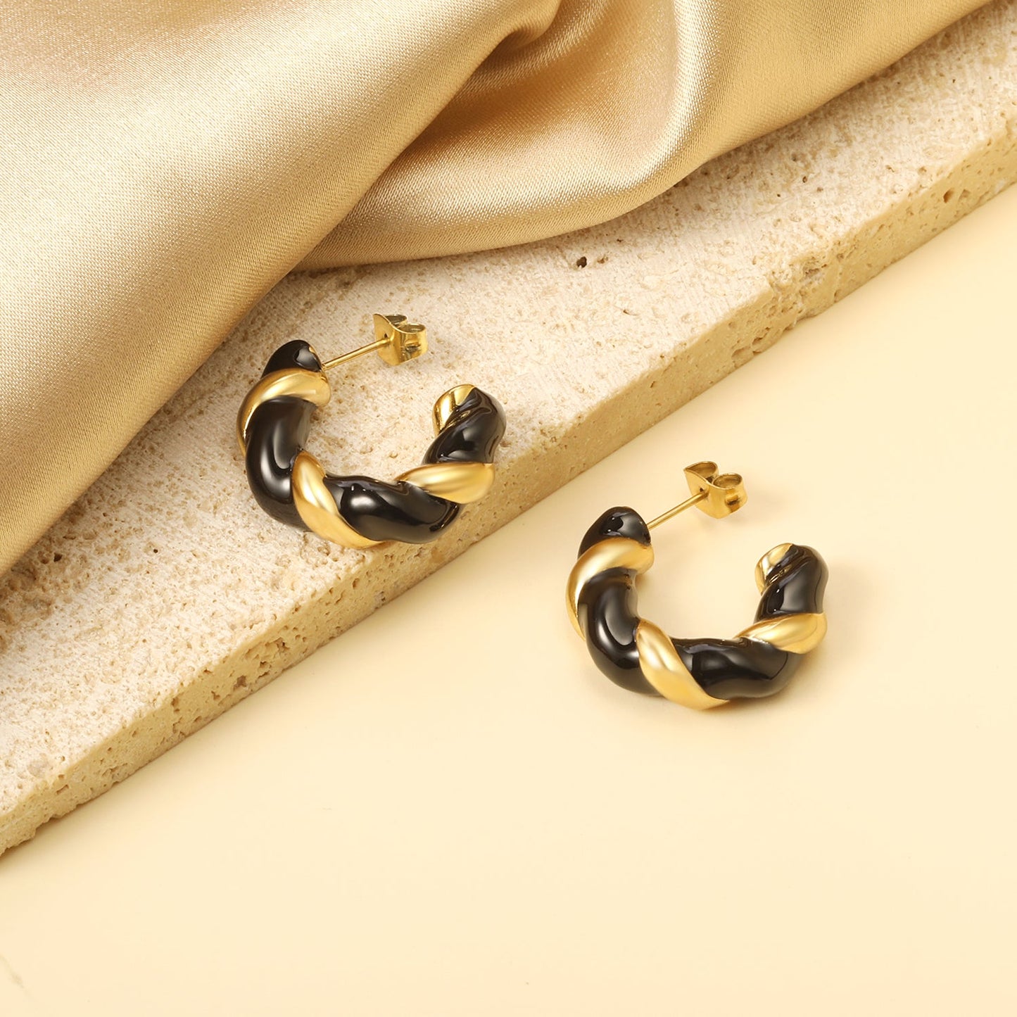 C Shape Twist Drip Earrings 6.4*23mm