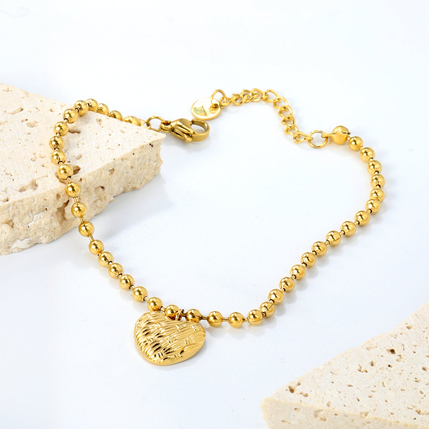 Stainless Steel Bracelet with Heart-shaped Accessories, Waterproof, Hypoallergenic & PVD Plated