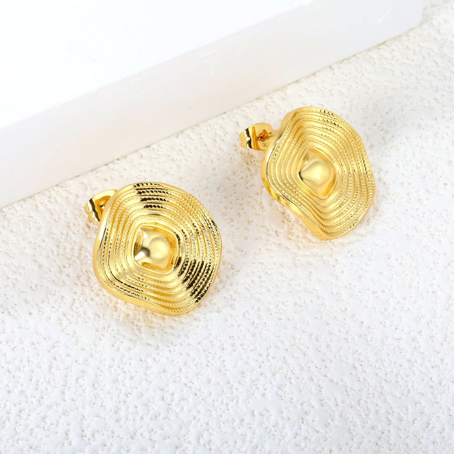21*21mm square wave piece stud earrings in gold