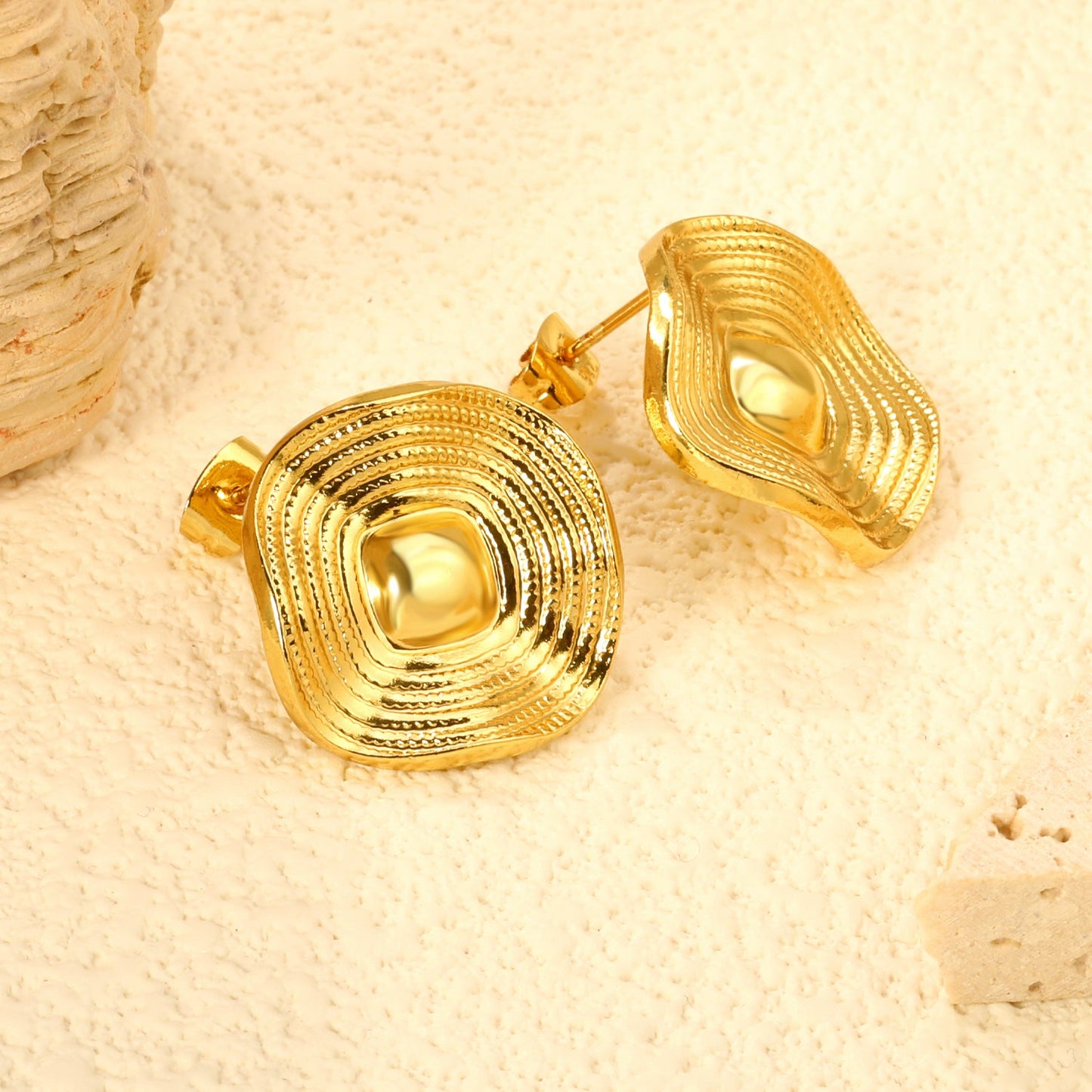21*21mm square wave piece stud earrings in gold