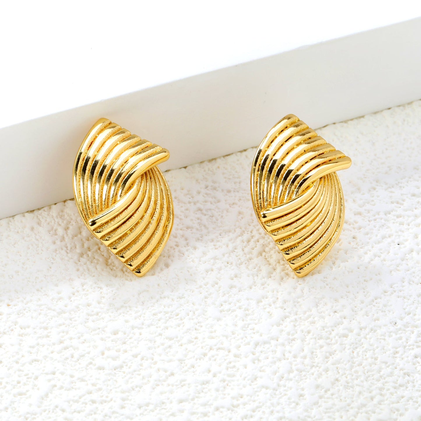 17*25.7mm Double Piece Curved Earrings Gold color