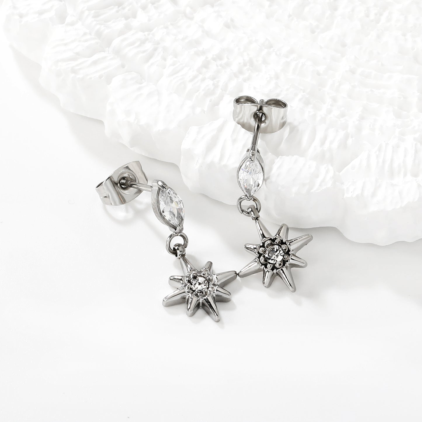 Wholsale Waterproof Hypoallergenic Stainless Steel Star Earrings with Zircon