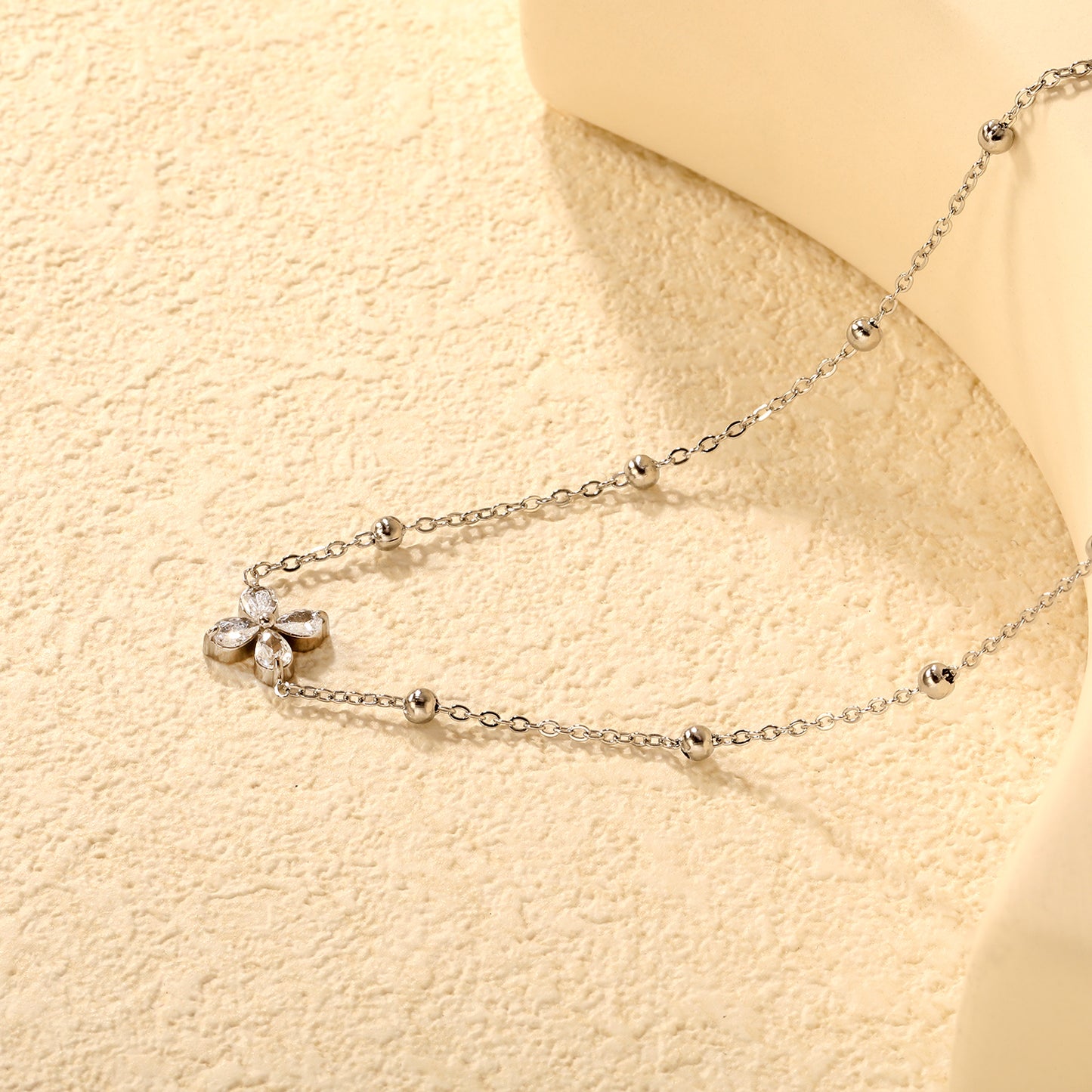 Women’s Elegant Hypoallergenic Necklace Stainless Steel Crystal Flower Necklace