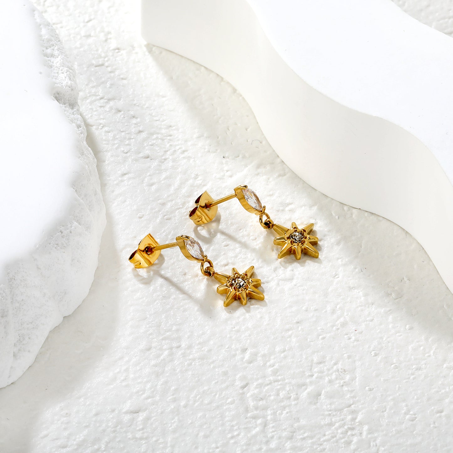 Wholsale Waterproof Hypoallergenic Stainless Steel Star Earrings with Zircon