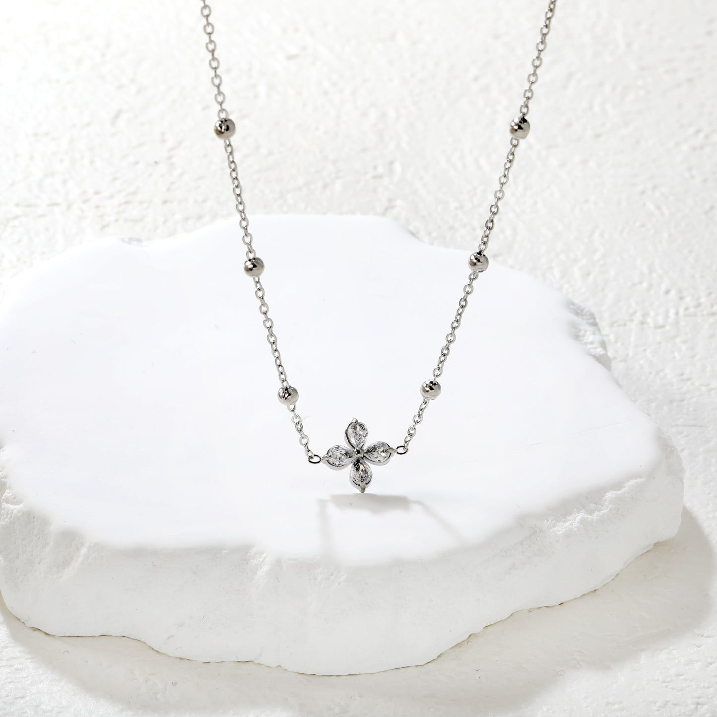 Women’s Elegant Hypoallergenic Necklace Stainless Steel Crystal Flower Necklace