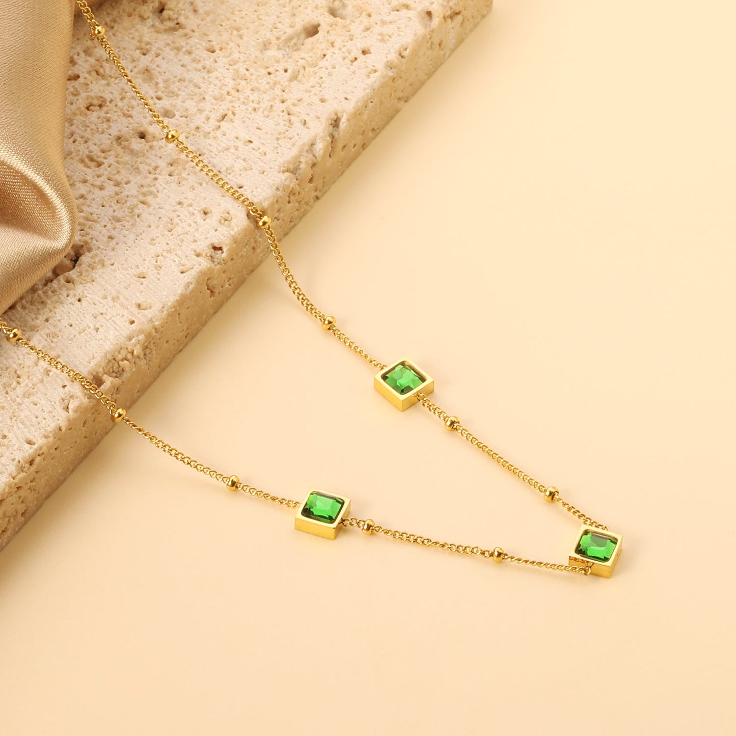 3 square white & red & lake blue & green diamond pendant bead chain necklace 39+5cm gold color