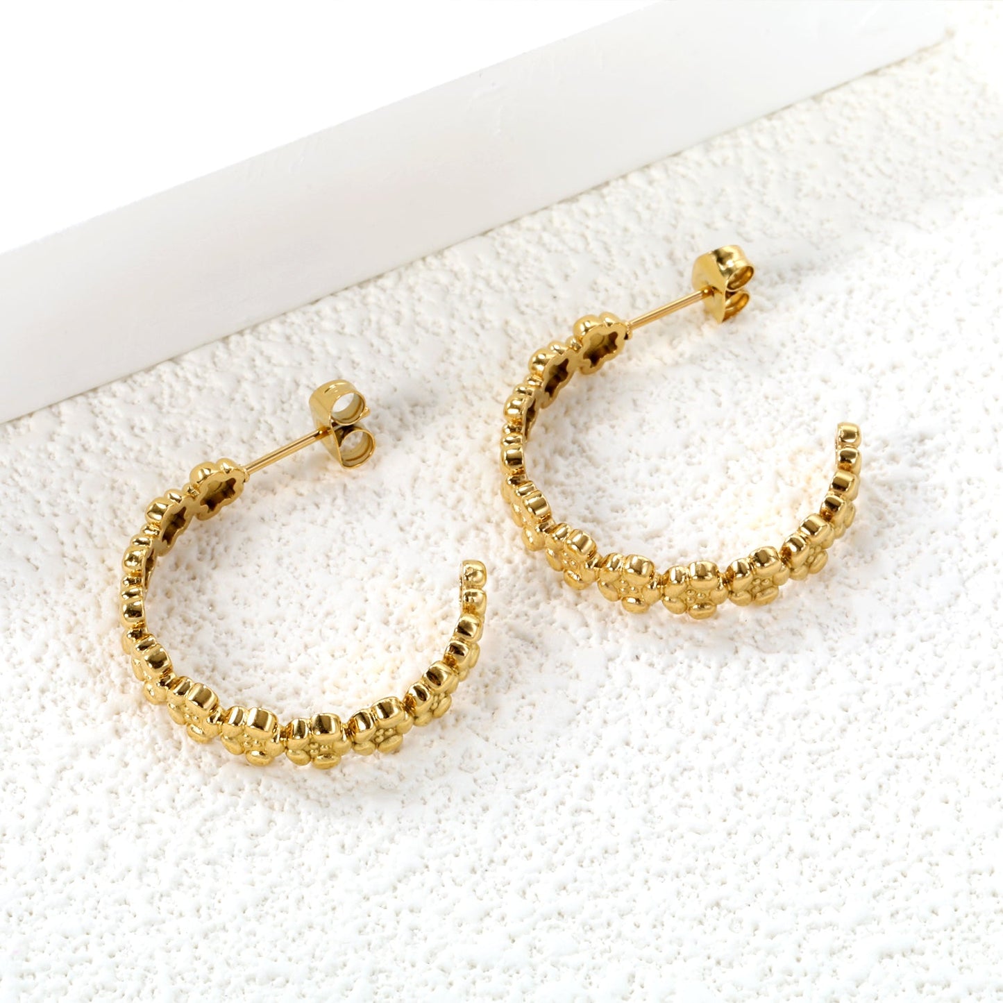 C-shaped flower earrings 1.9*5.4*27mm gold color