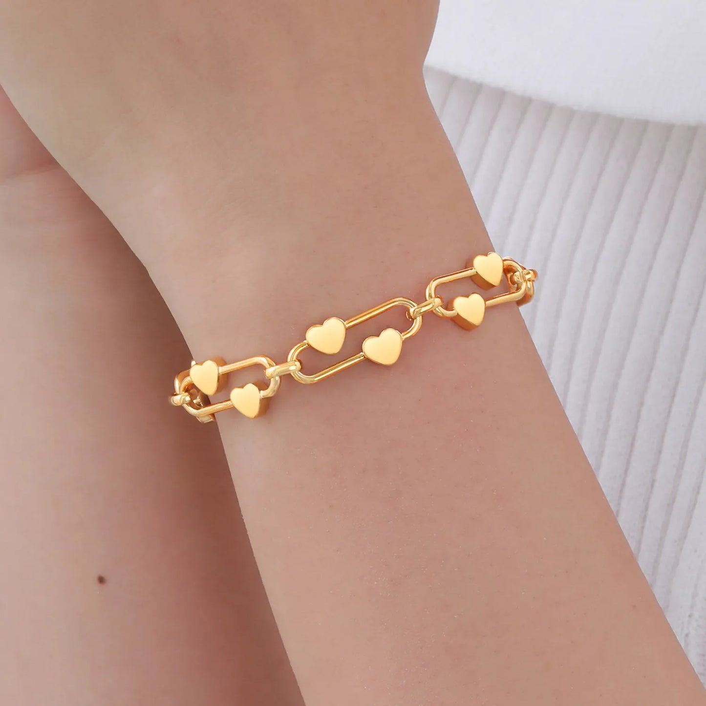 Wholesale Heart-Link Bracelet Collection (Gold/Silver/Two-Tone) | 16+5cm Adjustable | 21x10mm Statement Chain | MOQ 12