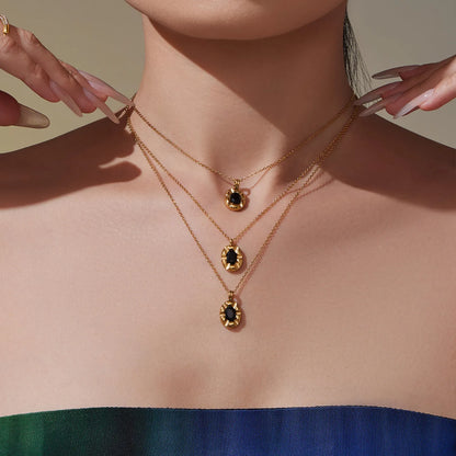 18K Gold Oval Gem Pendant Necklace | 40+5cm Adjustable Chain | 10.4x13.2mm Black Stone Accent | Wholesale Bulk (MOQ 12)