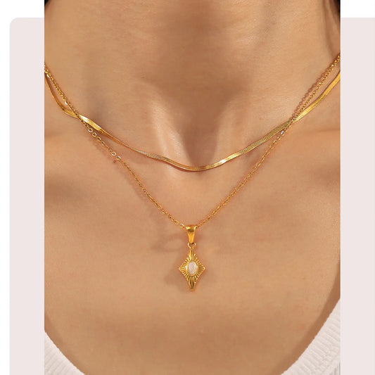 18K Gold Sunburst Star Pendant Necklace | 40+5cm Adjustable Chain | 9.6x19mm Pink Stone Accent | Wholesale (MOQ 12)